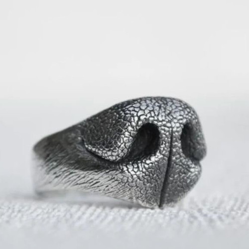 Ring mit detailreicher